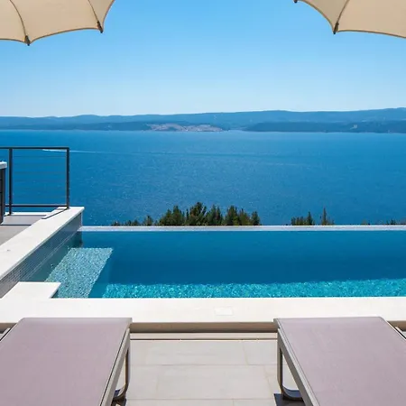Seaview Aria: Spectacular 3-bedroom Retreat Villa