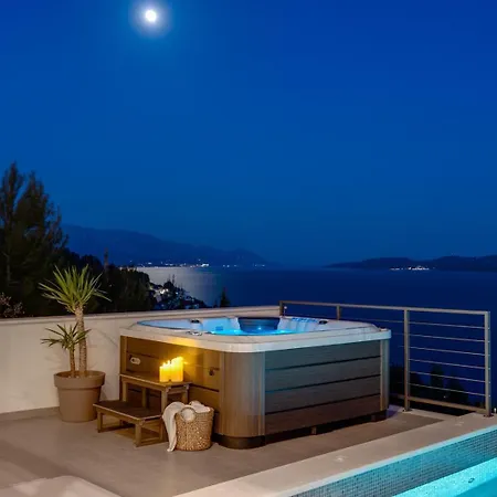 Seaview Aria: Spectacular 3-bedroom Retreat Villa *