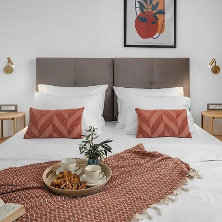 Seaview Aria: Spectacular 3-bedroom Retreat