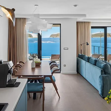 Seaview Aria: Spectacular 3-bedroom Retreat Villa