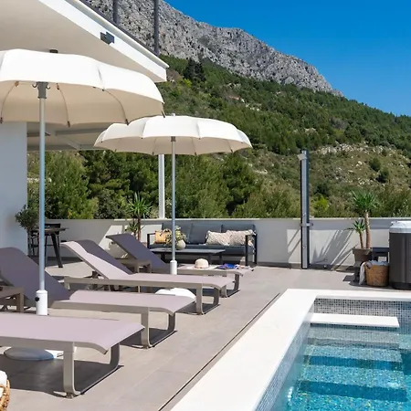 Villa Seaview Aria: Spectacular 3-bedroom Retreat